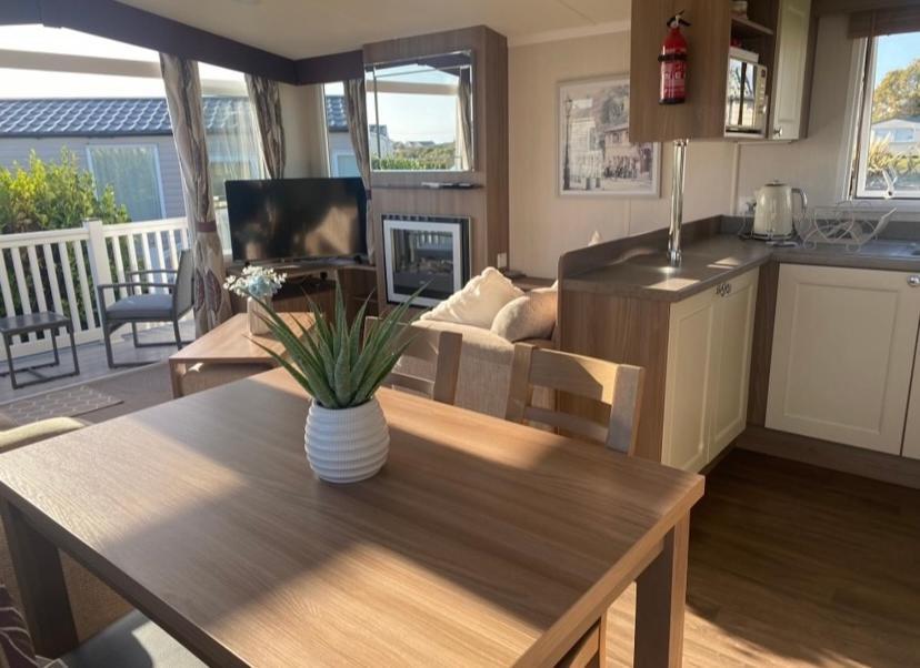 Caravan Church Farm Holiday Village Pagham Bagian luar foto