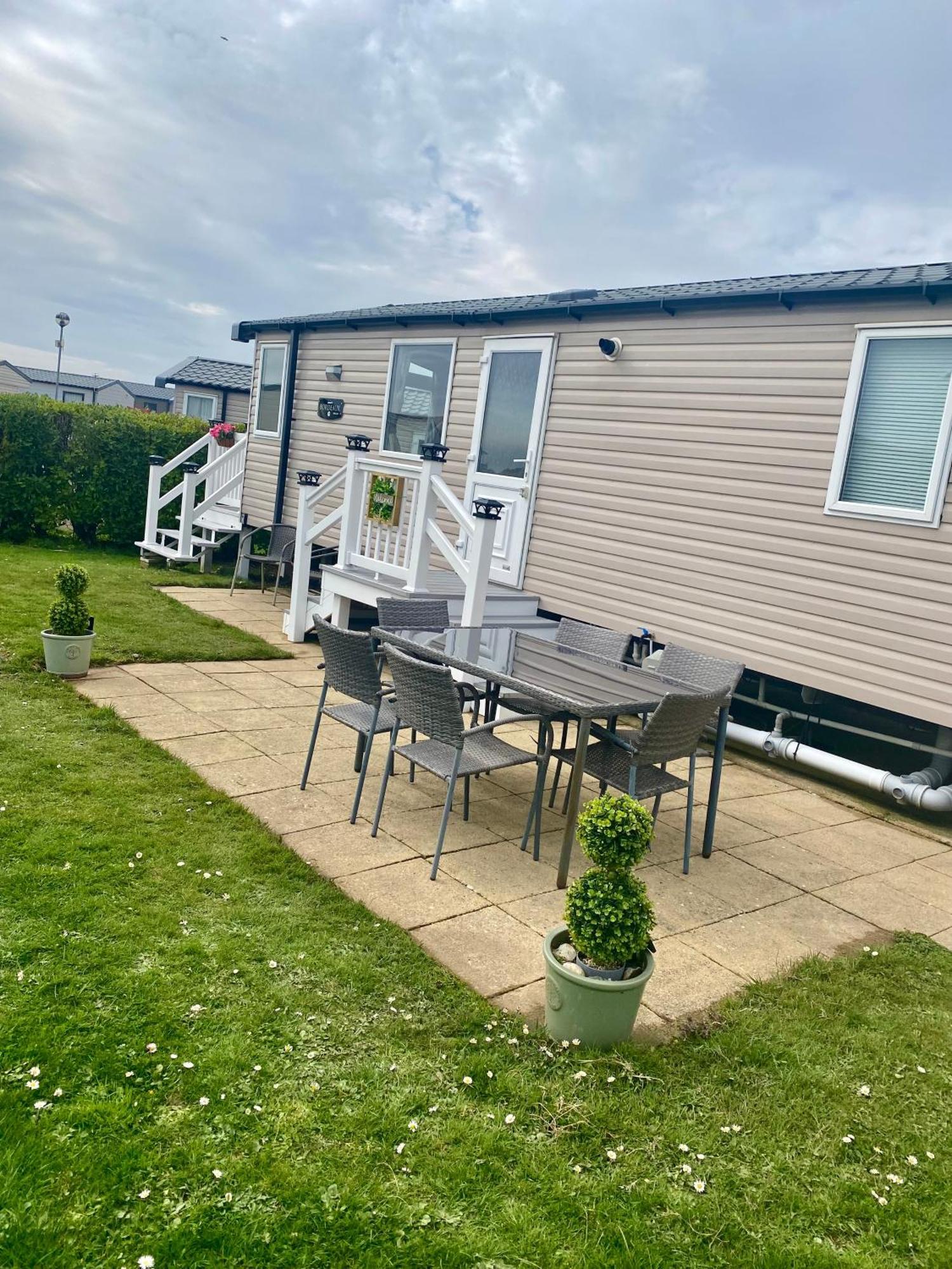 Caravan Church Farm Holiday Village Pagham Bagian luar foto
